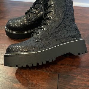 Black Combat boots-platform shoes